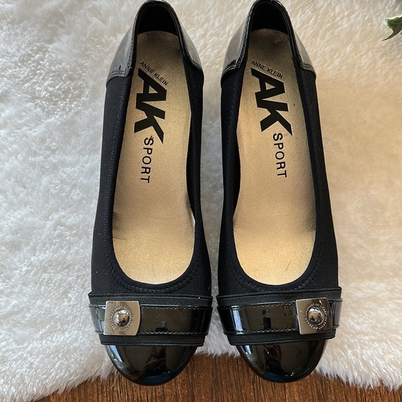 Anne Klein flats - Picture 5 of 6